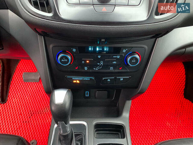 Червоний Форд Ескейп, об'ємом двигуна 2 л та пробігом 179 тис. км за 14890 $, фото 35 на Automoto.ua