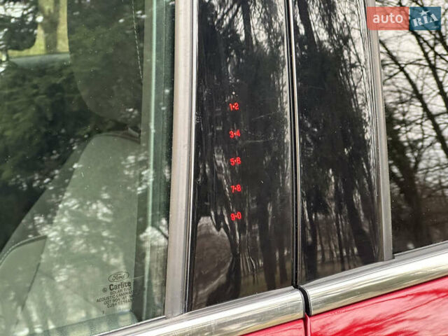 Красный Форд Эскейп, объемом двигателя 2 л и пробегом 121 тыс. км за 14999 $, фото 6 на Automoto.ua