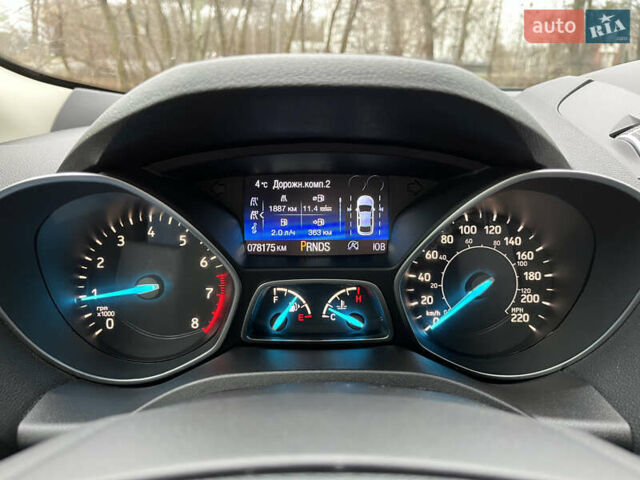 Красный Форд Эскейп, объемом двигателя 2 л и пробегом 78 тыс. км за 15900 $, фото 10 на Automoto.ua