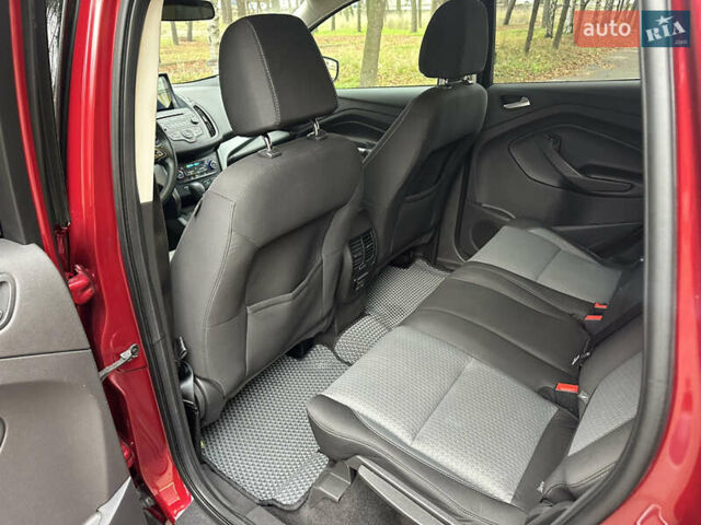 Красный Форд Эскейп, объемом двигателя 2 л и пробегом 121 тыс. км за 14999 $, фото 20 на Automoto.ua