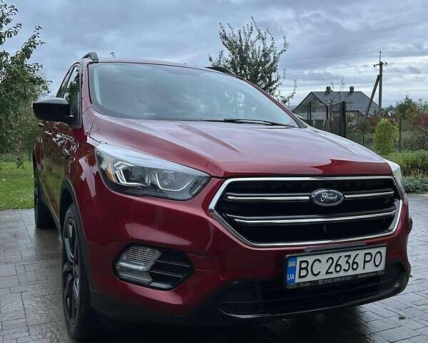 Красный Форд Эскейп, объемом двигателя 2 л и пробегом 170 тыс. км за 13500 $, фото 16 на Automoto.ua