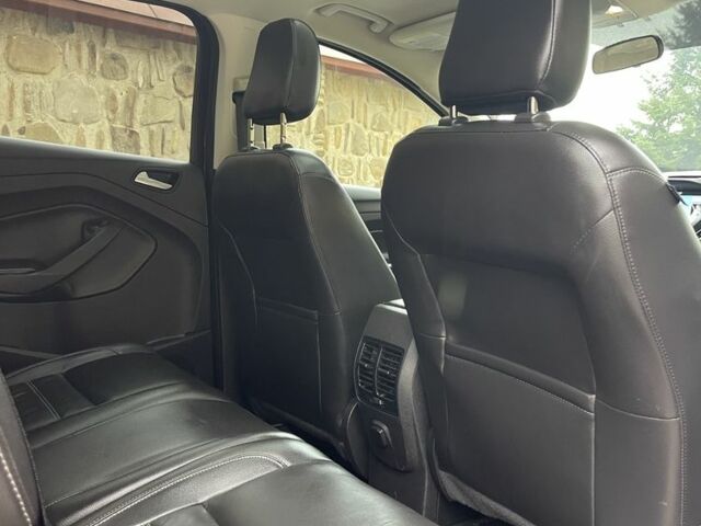 Красный Форд Эскейп, объемом двигателя 1.5 л и пробегом 147 тыс. км за 14000 $, фото 7 на Automoto.ua