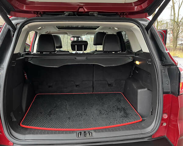 Красный Форд Эскейп, объемом двигателя 2 л и пробегом 78 тыс. км за 15900 $, фото 19 на Automoto.ua