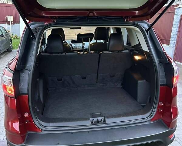 Красный Форд Эскейп, объемом двигателя 2 л и пробегом 170 тыс. км за 13500 $, фото 20 на Automoto.ua