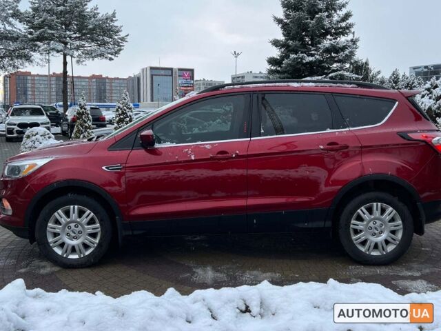 Красный Форд Эскейп, объемом двигателя 1.5 л и пробегом 75 тыс. км за 15100 $, фото 3 на Automoto.ua