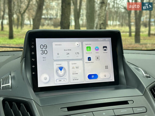 Красный Форд Эскейп, объемом двигателя 2 л и пробегом 121 тыс. км за 14999 $, фото 44 на Automoto.ua