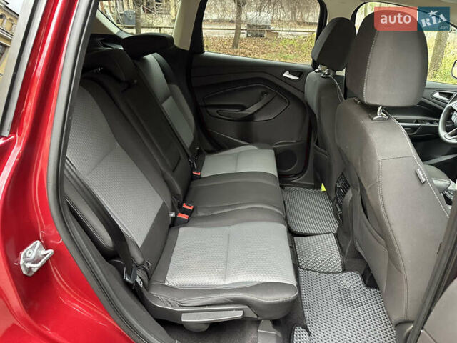 Красный Форд Эскейп, объемом двигателя 2 л и пробегом 121 тыс. км за 14999 $, фото 26 на Automoto.ua