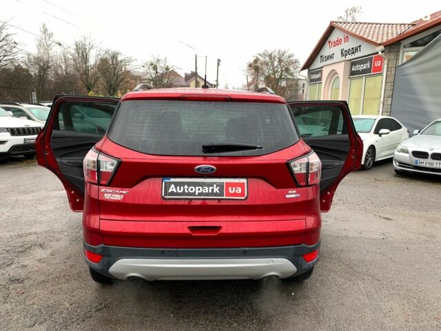 Красный Форд Эскейп, объемом двигателя 2 л и пробегом 179 тыс. км за 14890 $, фото 16 на Automoto.ua