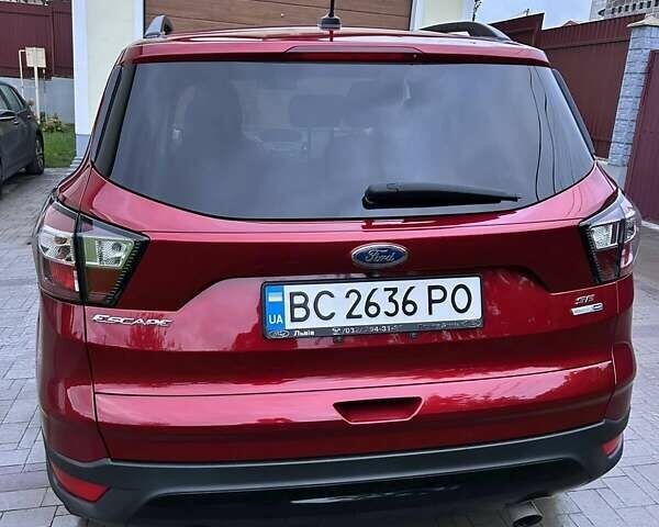 Красный Форд Эскейп, объемом двигателя 2 л и пробегом 170 тыс. км за 13500 $, фото 12 на Automoto.ua