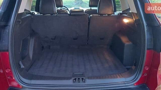 Красный Форд Эскейп, объемом двигателя 2 л и пробегом 153 тыс. км за 12300 $, фото 15 на Automoto.ua