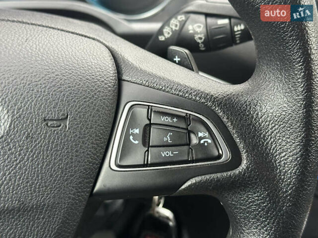 Красный Форд Эскейп, объемом двигателя 2 л и пробегом 121 тыс. км за 14999 $, фото 35 на Automoto.ua