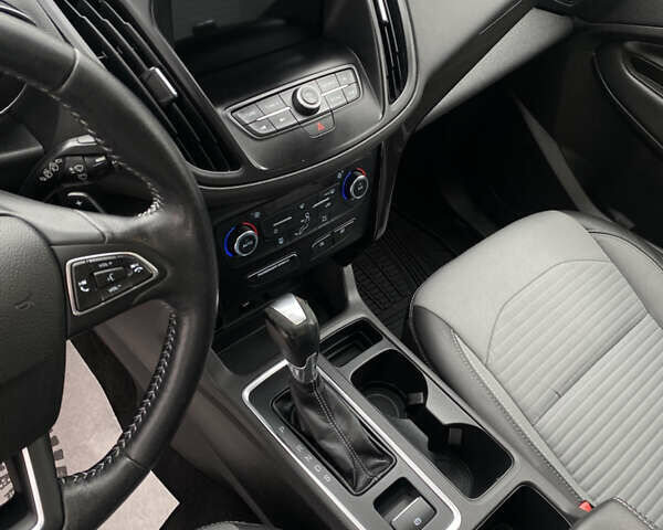 Красный Форд Эскейп, объемом двигателя 1.5 л и пробегом 154 тыс. км за 11999 $, фото 11 на Automoto.ua