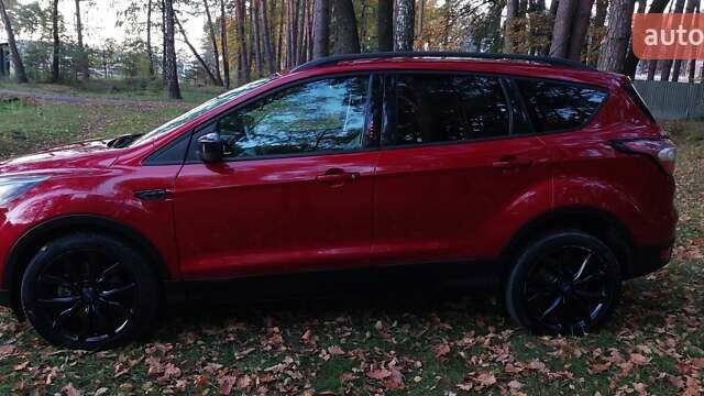 Красный Форд Эскейп, объемом двигателя 2 л и пробегом 153 тыс. км за 12300 $, фото 8 на Automoto.ua