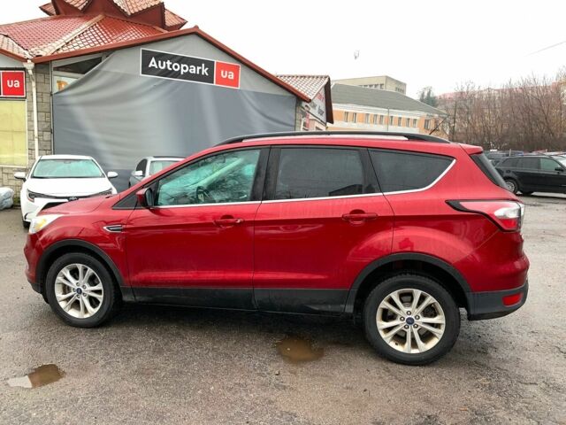 Красный Форд Эскейп, объемом двигателя 2 л и пробегом 179 тыс. км за 14890 $, фото 7 на Automoto.ua