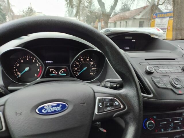 Красный Форд Эскейп, объемом двигателя 0 л и пробегом 200 тыс. км за 12500 $, фото 7 на Automoto.ua