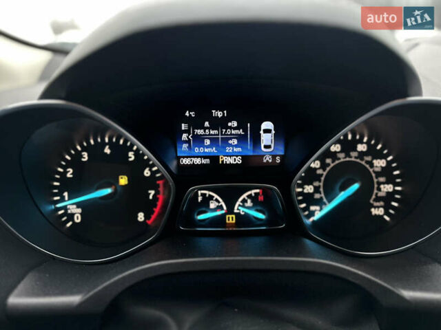 Красный Форд Эскейп, объемом двигателя 1.5 л и пробегом 66 тыс. км за 14300 $, фото 12 на Automoto.ua