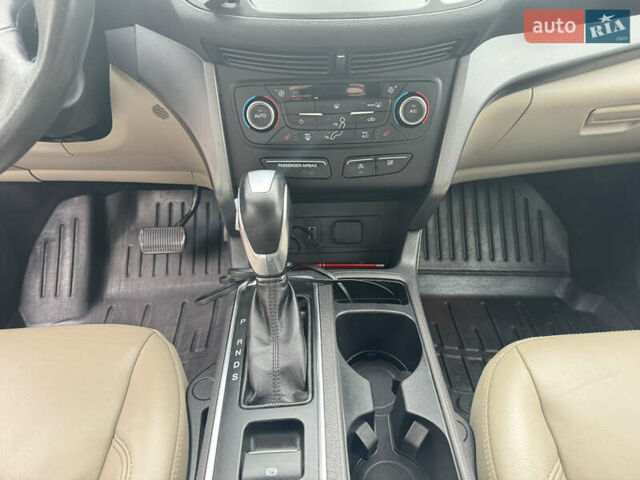 Червоний Форд Ескейп, об'ємом двигуна 1.5 л та пробігом 112 тис. км за 18000 $, фото 10 на Automoto.ua