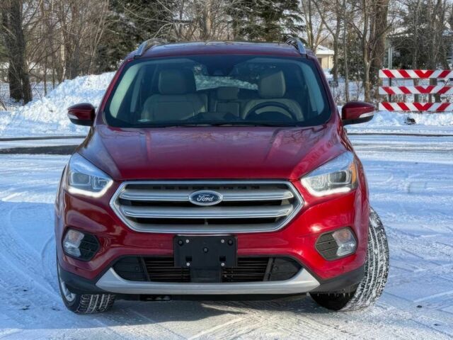 Красный Форд Эскейп, объемом двигателя 2 л и пробегом 40 тыс. км за 3500 $, фото 1 на Automoto.ua