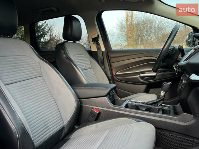 Красный Форд Эскейп, объемом двигателя 1.5 л и пробегом 235 тыс. км за 12200 $, фото 19 на Automoto.ua