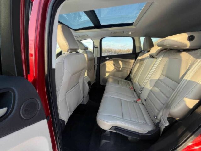 Красный Форд Эскейп, объемом двигателя 2 л и пробегом 40 тыс. км за 3500 $, фото 10 на Automoto.ua