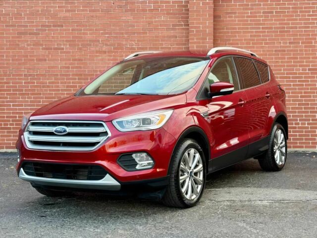 Червоний Форд Ескейп, об'ємом двигуна 2 л та пробігом 40 тис. км за 6300 $, фото 2 на Automoto.ua