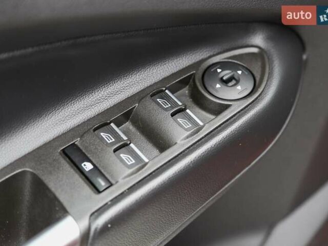 Червоний Форд Ескейп, об'ємом двигуна 1.5 л та пробігом 85 тис. км за 13500 $, фото 23 на Automoto.ua