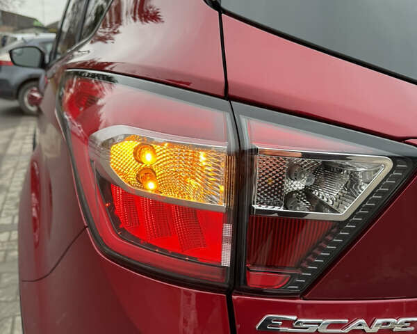 Красный Форд Эскейп, объемом двигателя 1.5 л и пробегом 154 тыс. км за 12499 $, фото 52 на Automoto.ua