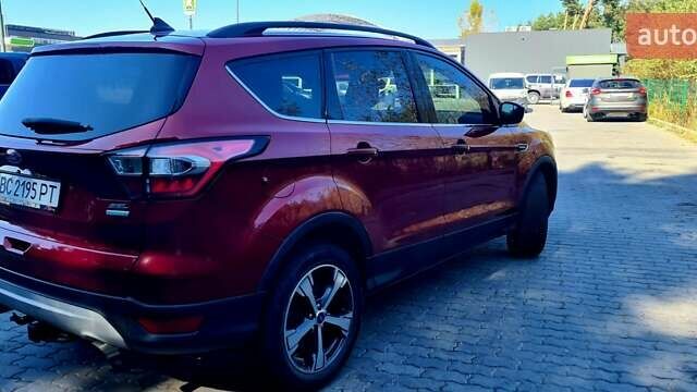 Красный Форд Эскейп, объемом двигателя 1.5 л и пробегом 40 тыс. км за 13100 $, фото 3 на Automoto.ua