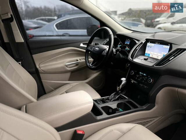 Красный Форд Эскейп, объемом двигателя 1.5 л и пробегом 66 тыс. км за 14300 $, фото 10 на Automoto.ua