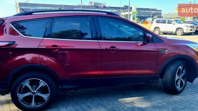 Красный Форд Эскейп, объемом двигателя 1.5 л и пробегом 40 тыс. км за 13100 $, фото 5 на Automoto.ua