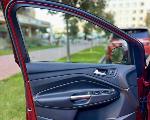 Червоний Форд Ескейп, об'ємом двигуна 1.5 л та пробігом 154 тис. км за 12999 $, фото 26 на Automoto.ua