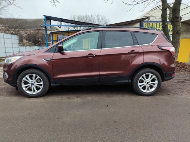 Красный Форд Эскейп, объемом двигателя 0 л и пробегом 200 тыс. км за 12500 $, фото 4 на Automoto.ua