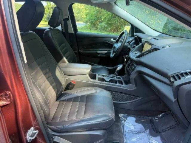 Красный Форд Эскейп, объемом двигателя 1.5 л и пробегом 88 тыс. км за 9500 $, фото 7 на Automoto.ua