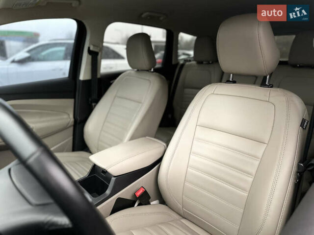 Красный Форд Эскейп, объемом двигателя 1.5 л и пробегом 66 тыс. км за 14300 $, фото 9 на Automoto.ua