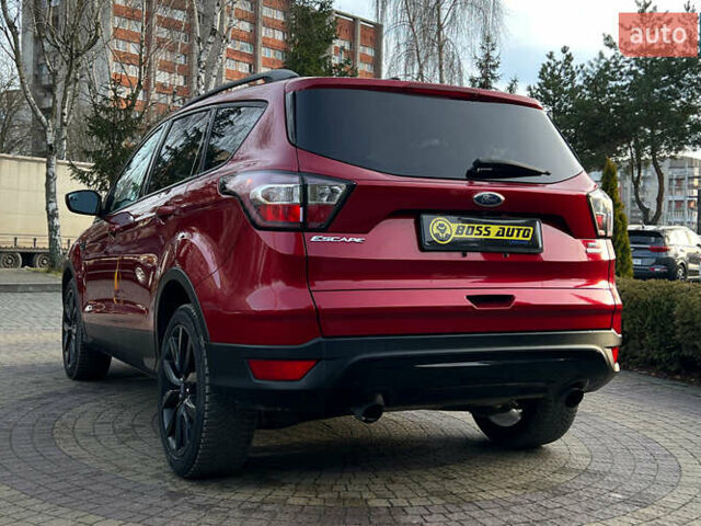 Красный Форд Эскейп, объемом двигателя 1.5 л и пробегом 235 тыс. км за 12200 $, фото 4 на Automoto.ua