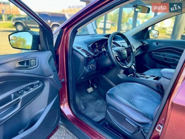 Форд Эскейп 2018 в Каменке на Automoto.ua Красный Форд Эскейп, объемом двигателя 2.5 л и пробегом 202 тыс. км за 11900 $, фото 14 на Automoto.ua
