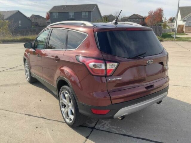 Красный Форд Эскейп, объемом двигателя 2 л и пробегом 47 тыс. км за 10000 $, фото 3 на Automoto.ua