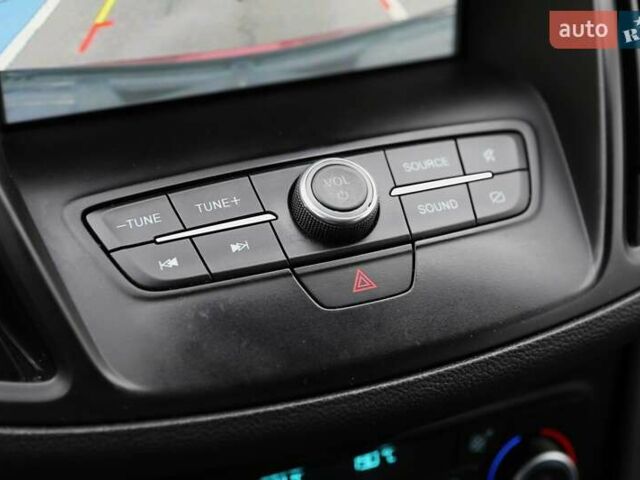 Червоний Форд Ескейп, об'ємом двигуна 1.5 л та пробігом 85 тис. км за 13500 $, фото 17 на Automoto.ua