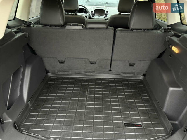 Красный Форд Эскейп, объемом двигателя 1.5 л и пробегом 154 тыс. км за 12499 $, фото 48 на Automoto.ua