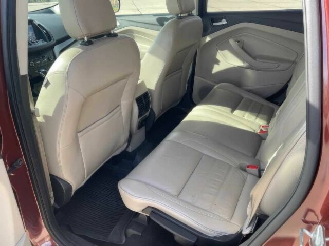 Красный Форд Эскейп, объемом двигателя 2 л и пробегом 47 тыс. км за 10000 $, фото 10 на Automoto.ua