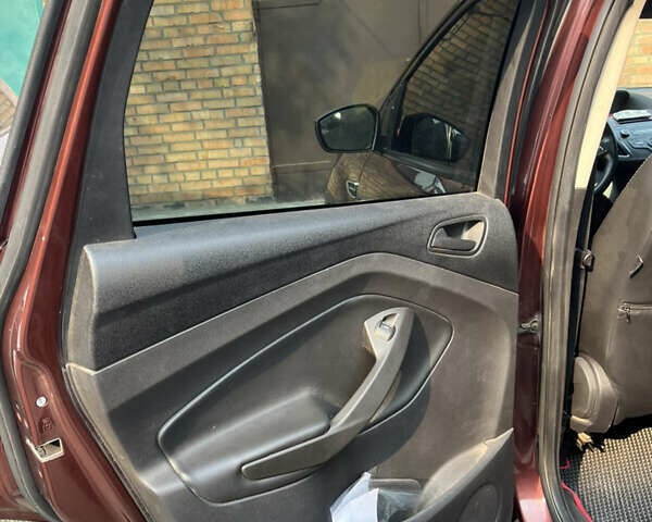 Красный Форд Эскейп, объемом двигателя 2.5 л и пробегом 161 тыс. км за 13500 $, фото 6 на Automoto.ua