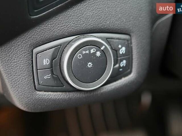 Червоний Форд Ескейп, об'ємом двигуна 1.5 л та пробігом 85 тис. км за 13500 $, фото 24 на Automoto.ua