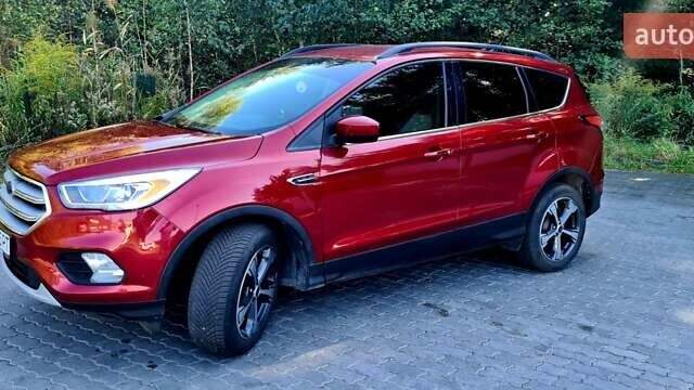 Красный Форд Эскейп, объемом двигателя 1.5 л и пробегом 40 тыс. км за 13100 $, фото 1 на Automoto.ua