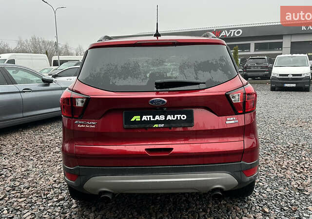 Красный Форд Эскейп, объемом двигателя 1.5 л и пробегом 66 тыс. км за 14300 $, фото 5 на Automoto.ua