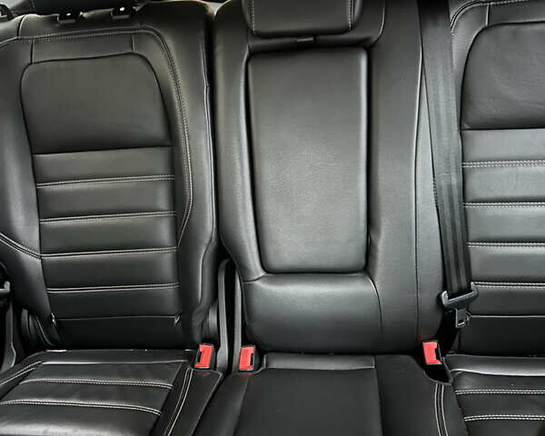 Красный Форд Эскейп, объемом двигателя 1.5 л и пробегом 72 тыс. км за 14600 $, фото 5 на Automoto.ua