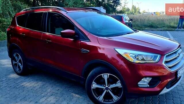 Красный Форд Эскейп, объемом двигателя 1.5 л и пробегом 40 тыс. км за 13100 $, фото 2 на Automoto.ua