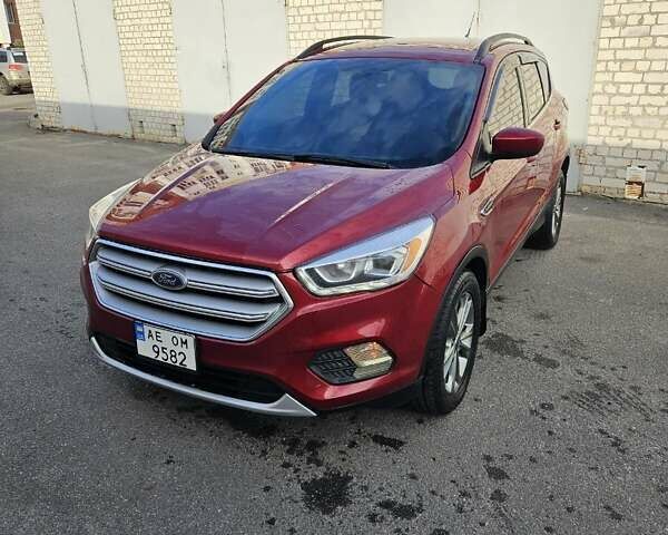 Красный Форд Эскейп, объемом двигателя 1.5 л и пробегом 154 тыс. км за 15000 $, фото 5 на Automoto.ua