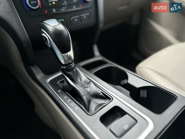 Красный Форд Эскейп, объемом двигателя 1.5 л и пробегом 66 тыс. км за 14300 $, фото 13 на Automoto.ua