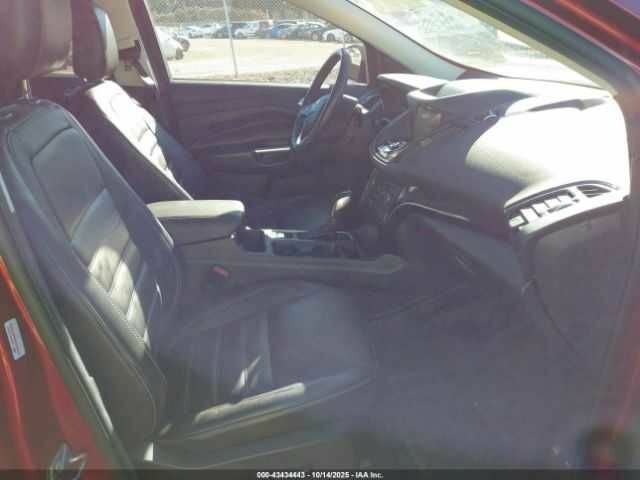 Красный Форд Эскейп, объемом двигателя 2 л и пробегом 52 тыс. км за 3000 $, фото 4 на Automoto.ua