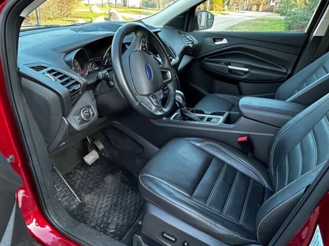 Красный Форд Эскейп, объемом двигателя 2 л и пробегом 108 тыс. км за 8900 $, фото 7 на Automoto.ua